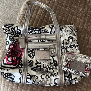 Coach POPPY Black and White Floral Tote Bag, wallet included!